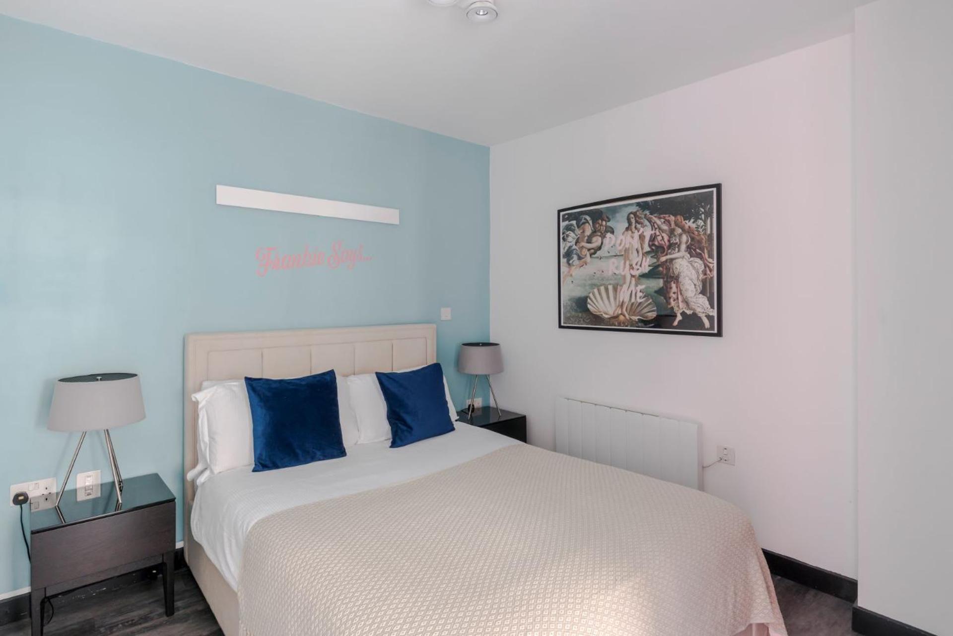 The "Slaycation" Crib - Soho - By Frankie Says Apartamento Londres Exterior foto